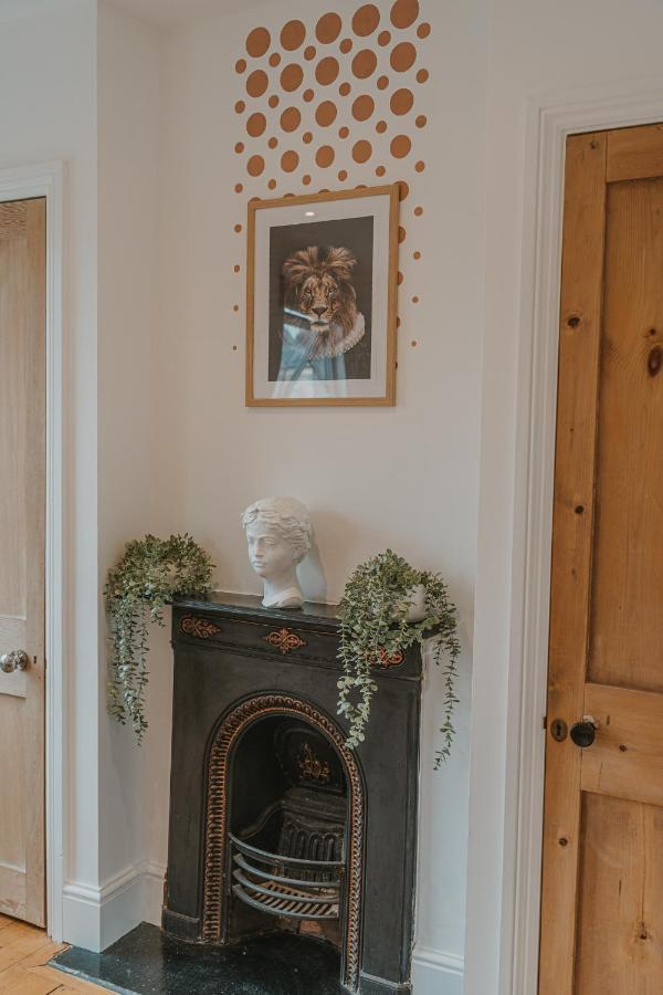Cotswolds- Homely 2 Bed House With Garden, Wifi - Esho Stays Cirencester Exterior photo